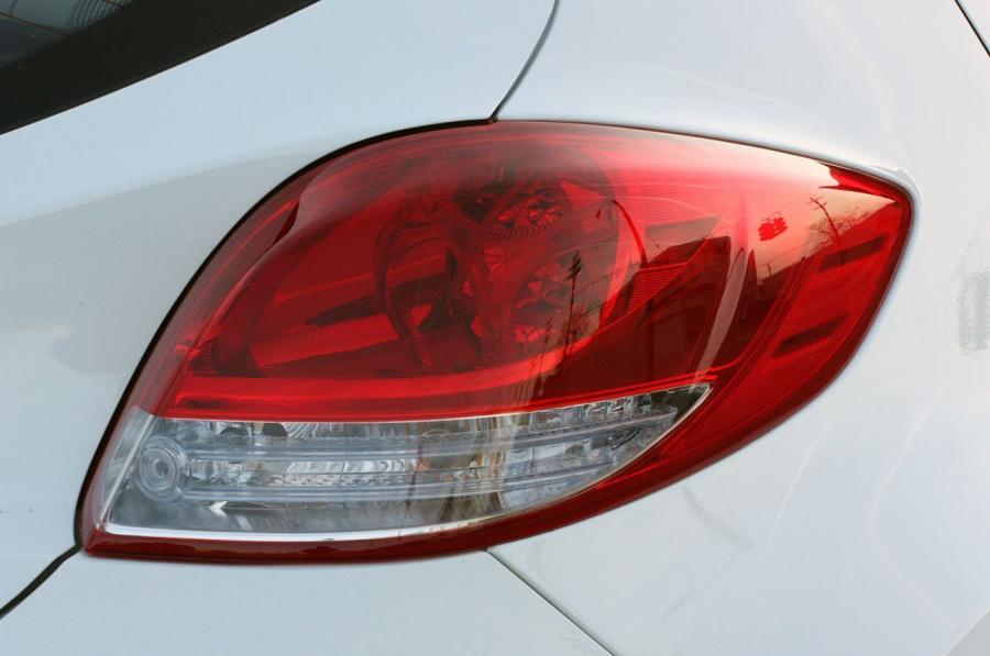  Hyundai Veloster 2011 года  (фото 134 из 184)